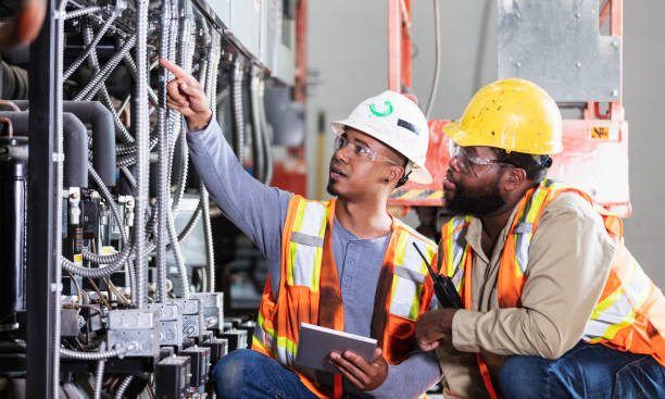 Best Commercial Electrician Services  in Dallas, OR